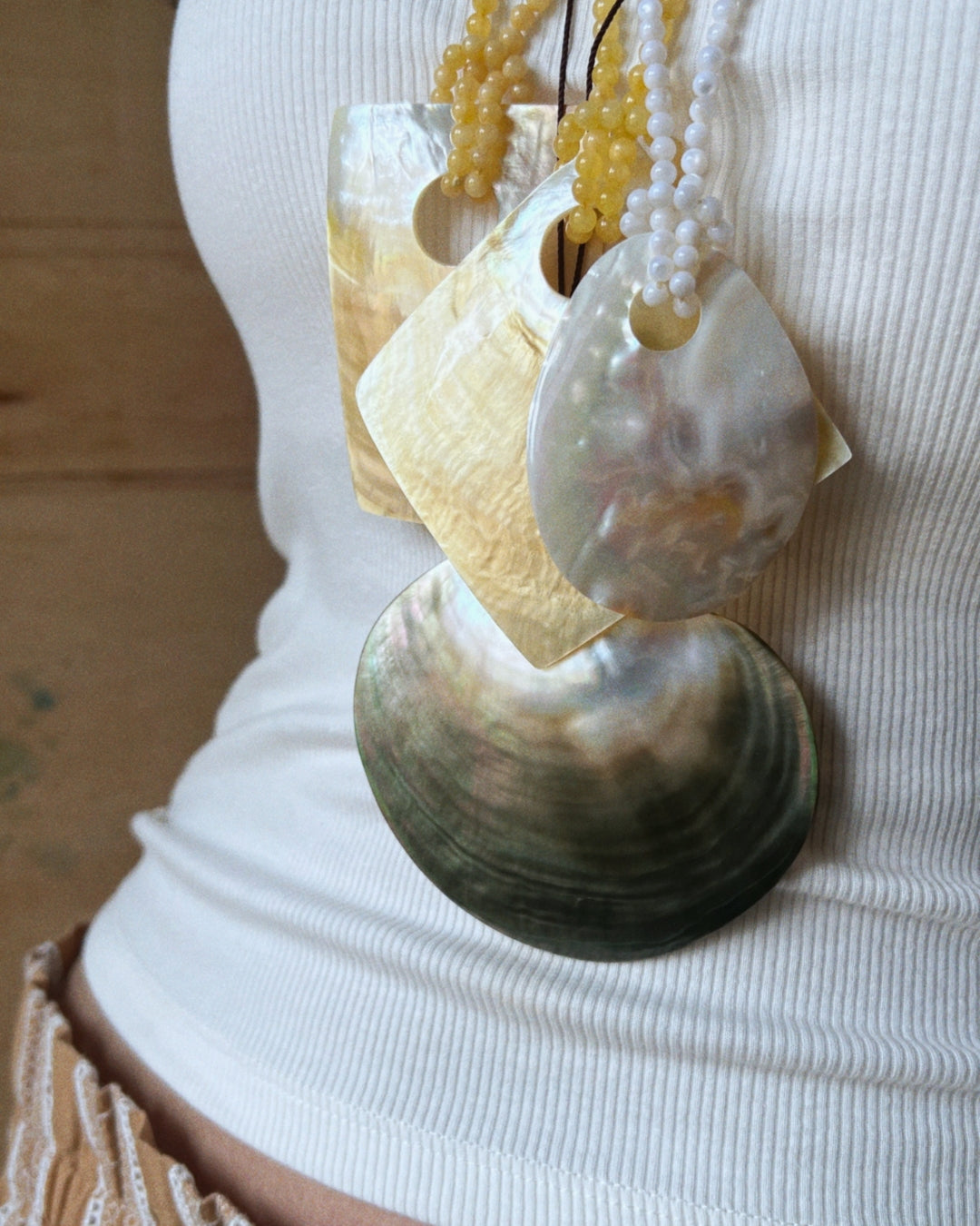 Dawn Shell Necklace no. 01