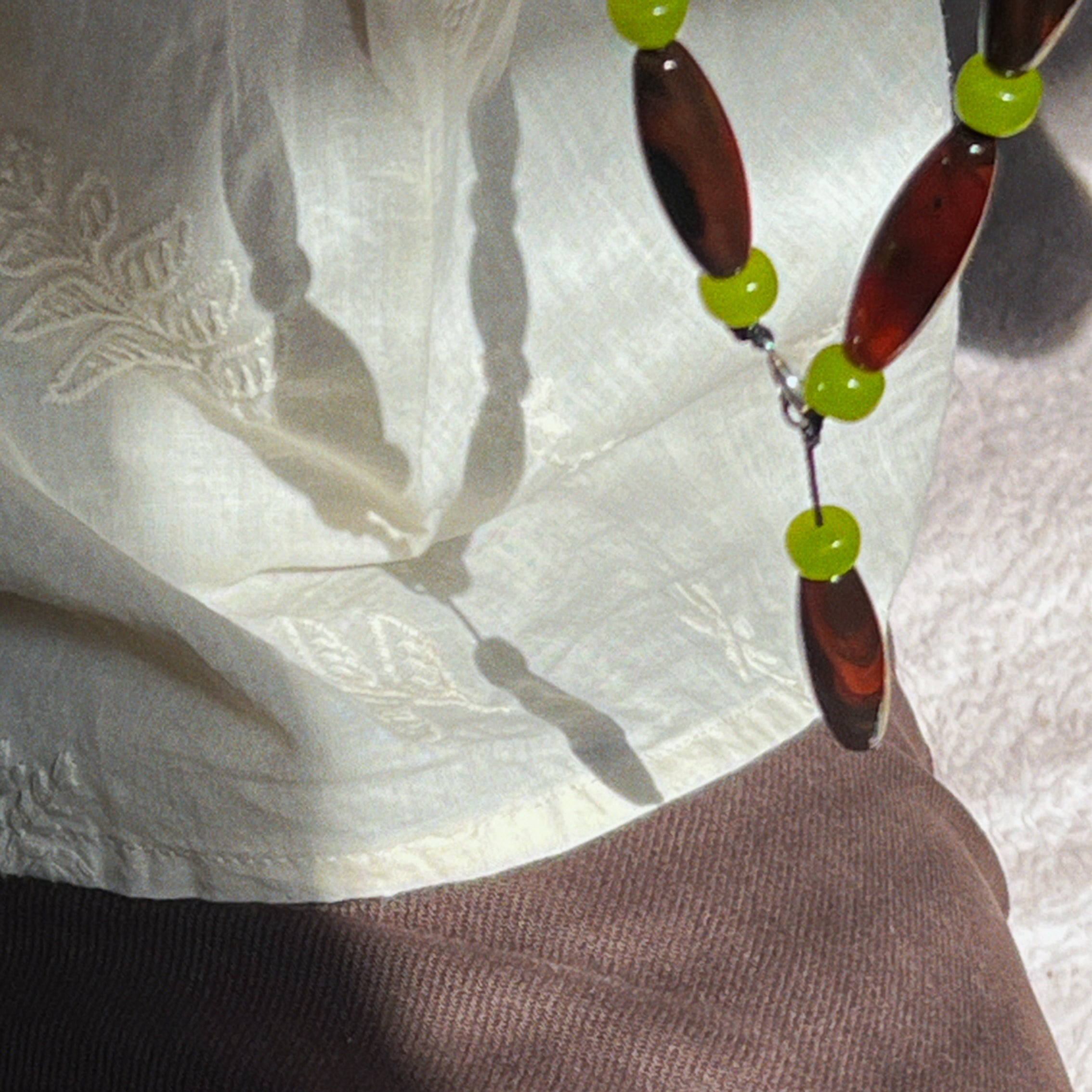 Necklace with brown agate and green jade stones