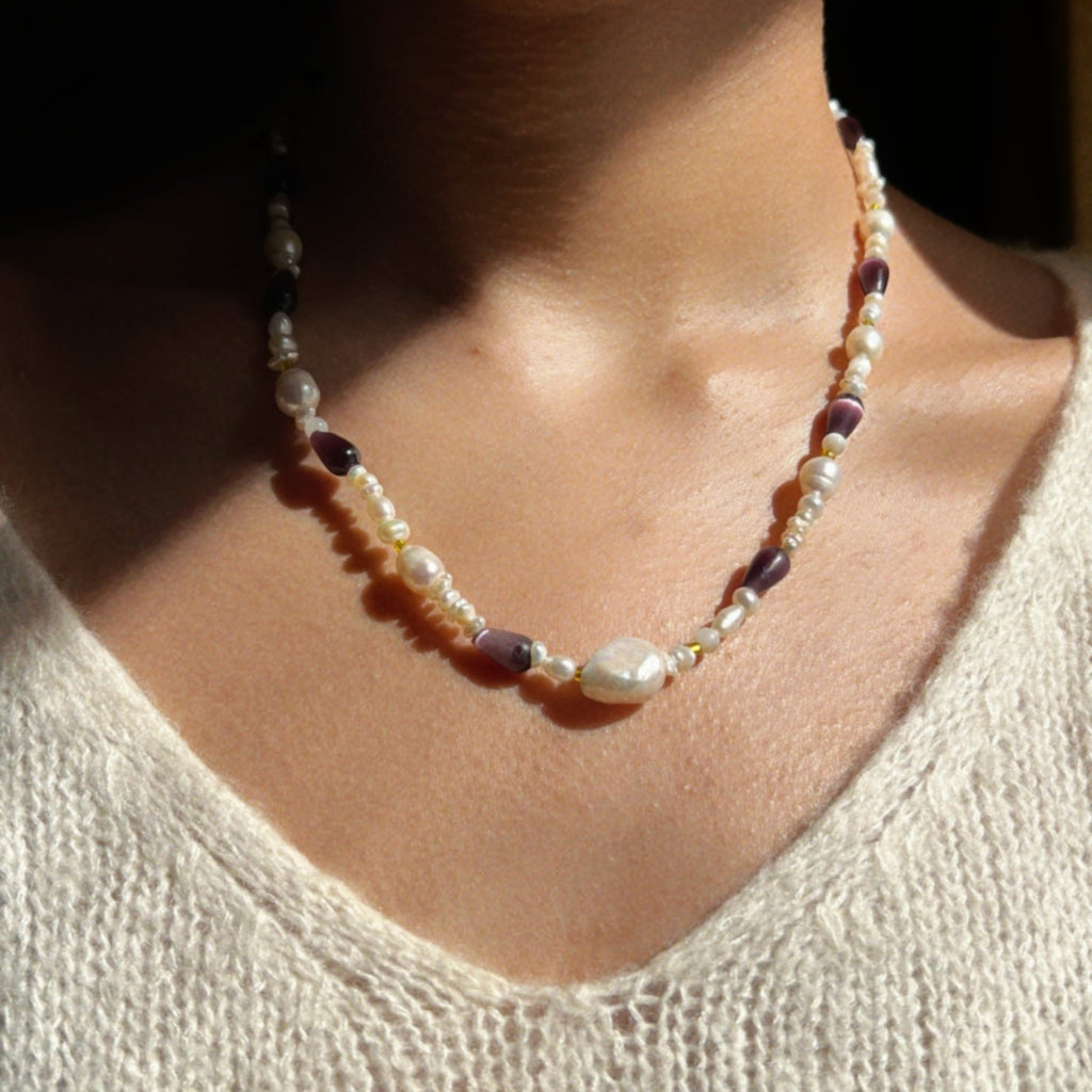 Hand-strung necklace with white pearls and yellow glass beards