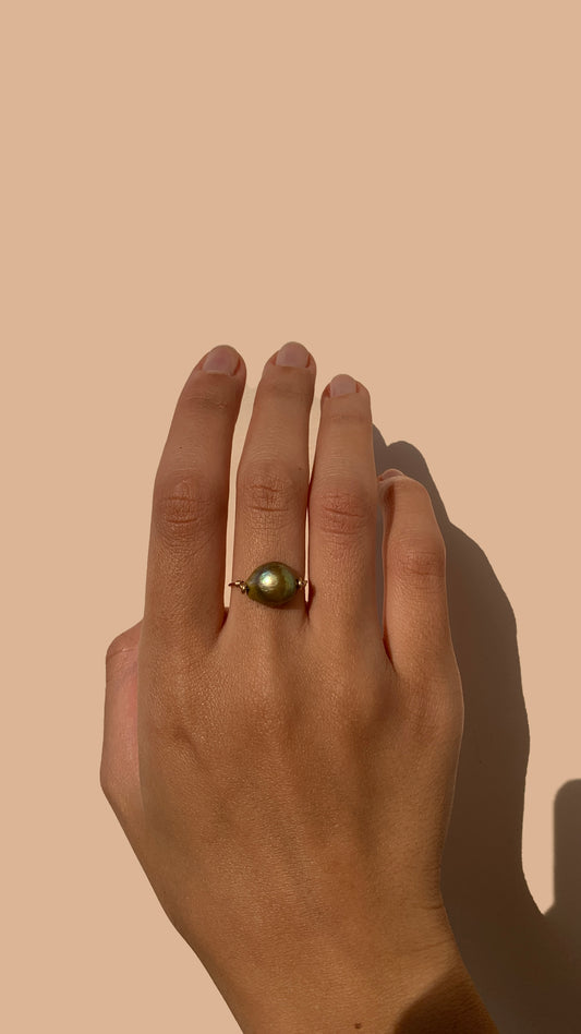 Olive pearl ring