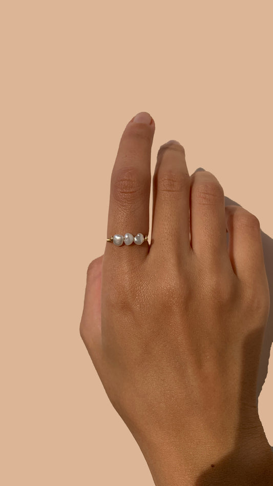 Mini white pearl ring