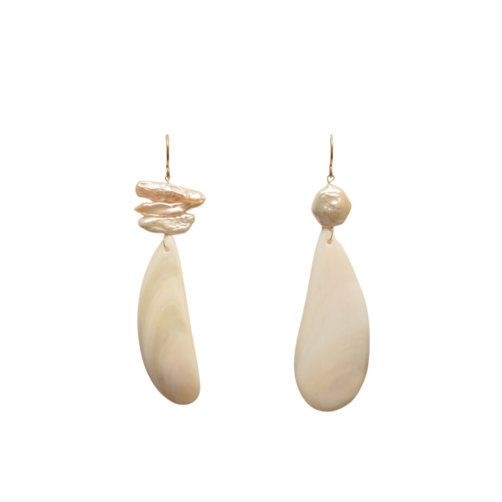 Pair of cream-colored teardrop earrings made from natural shells / mother of pearls and natural pearls